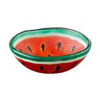 Vooraanzicht glazen schaaltje in rood en groen met watermeloenpatroon op een witte achtergrond.