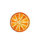 Bovenaanzicht glazen oranje schaaltje met sinaasappelpatroon op een witte achtergrond.